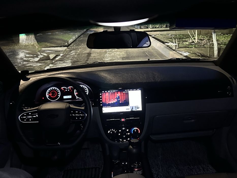Продаю lacetti 1.8