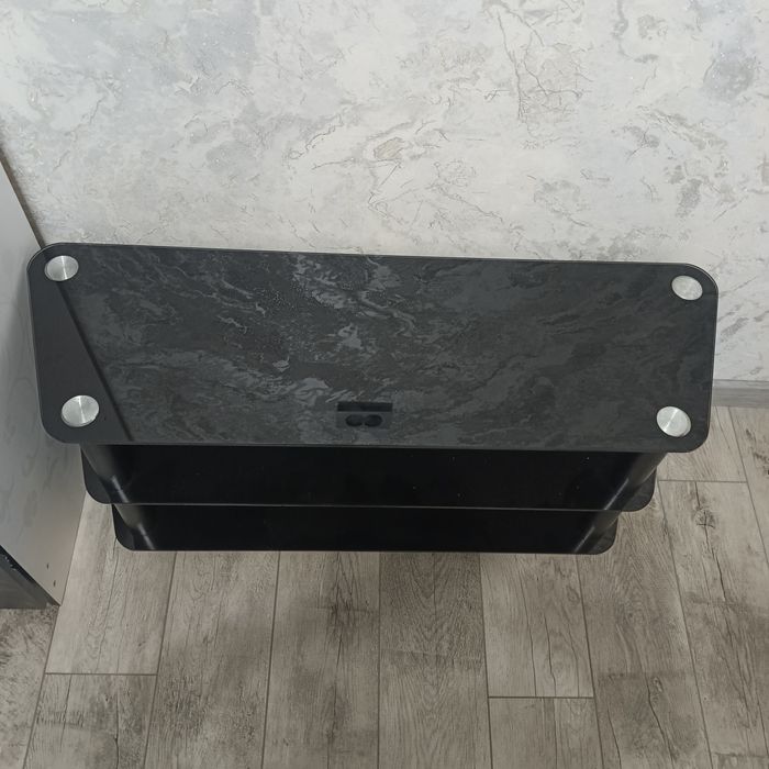 Продам  тумбочку