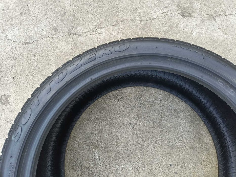 O anvelopa iarna 245 40 20 pirelli sottozero 2 profil de 7,8 mm