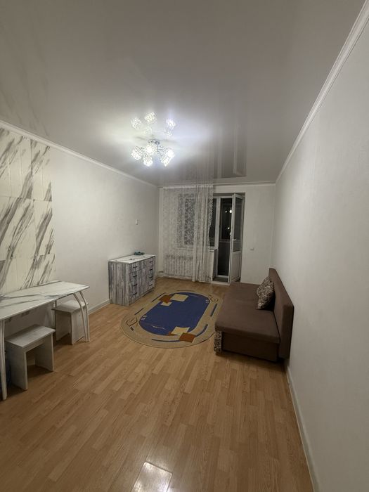 Долгосрочная квартира в аренду. 130000 плюс ком.услуги.