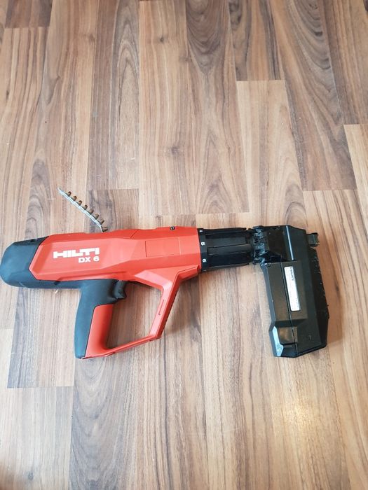 Pistol de cuie Hilti DX 6 impecabil