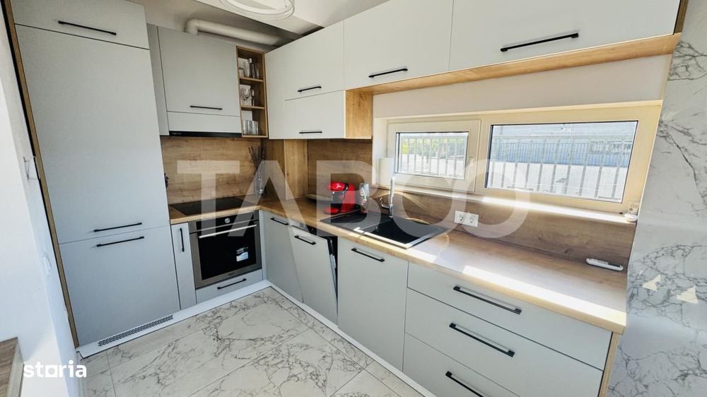 Penthouse cu terasa de 51mp de vanzare 3 camere 2 bai 1 parcare Sibiu
