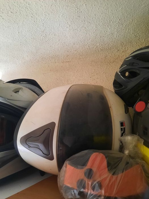 Casca moto Airoh și...