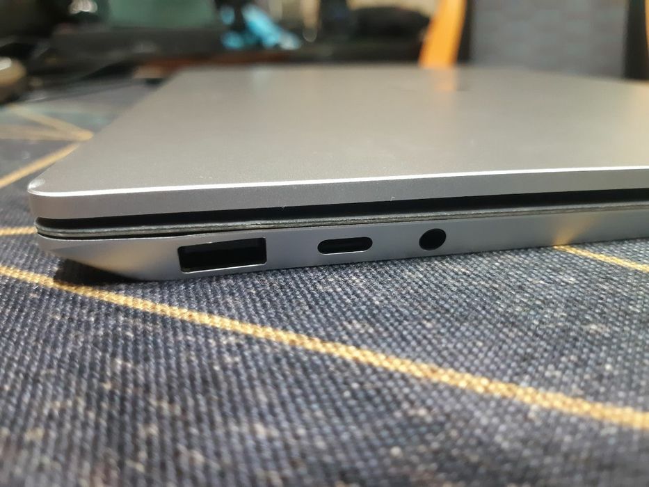 Microsoft Surface Laptop