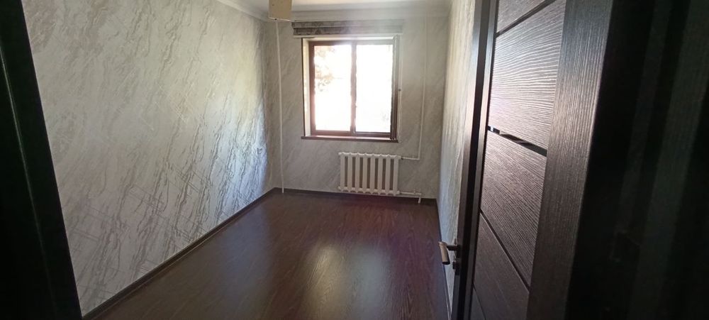 Продаётся 3х комнатная квартира ориентир Пиридастгир 1 этаж ветреная