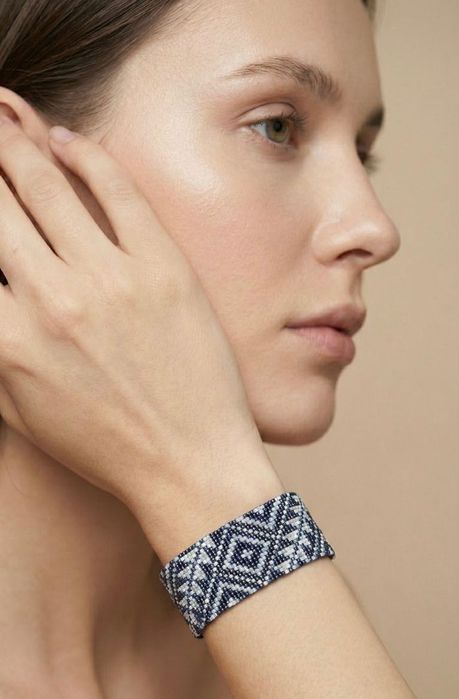 Браслет ручной работы из японского бисера