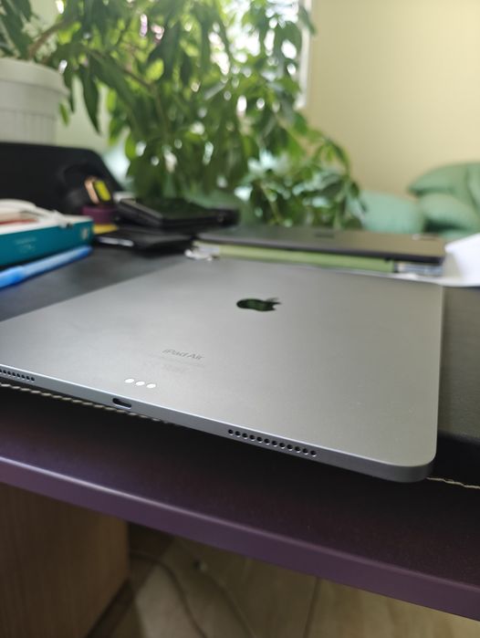Продава iPad Air 13" M2/256 GB