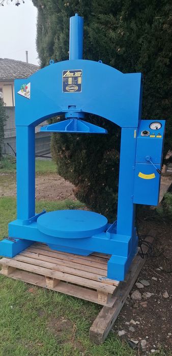 Teasc struguri hidraulic electric