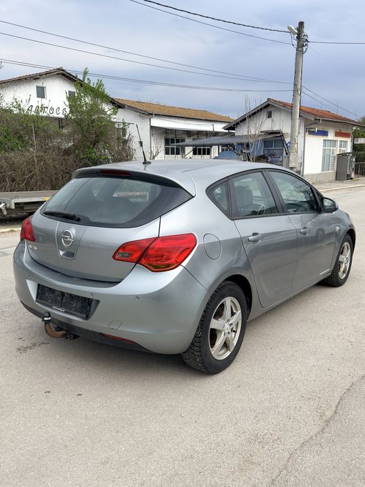Opel astra J 1.6i 116кс на части