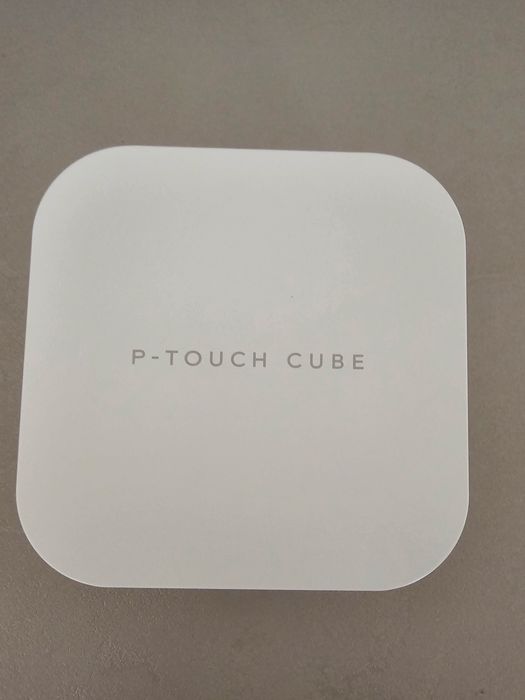 Brother PT-P300BT P-touch CUBE nou, sigilat, 200 lei – imprimantă etichete Bluetooth, compactă