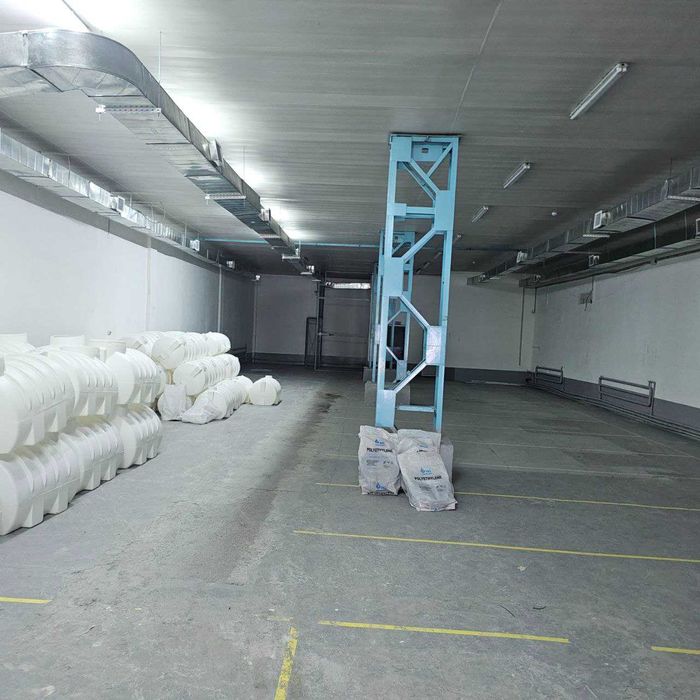 Склад: 100, 226, 300 кв.м. Есть навесы. 80,100 кв.м.