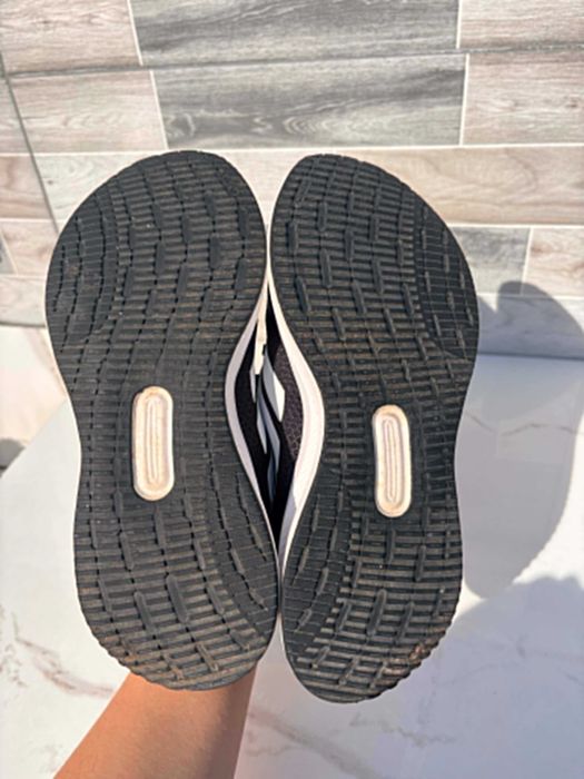Маратонки Adidas