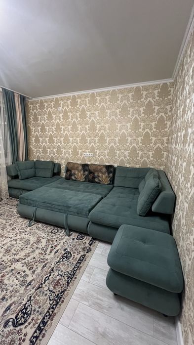 Диван, зеленый продается