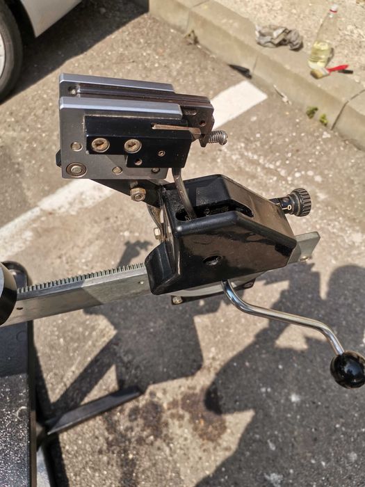 Aparat de racordat rachete de tenis