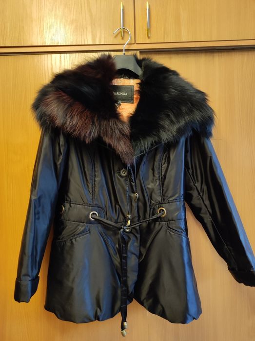 Продам зимнюю куртку 48 размер