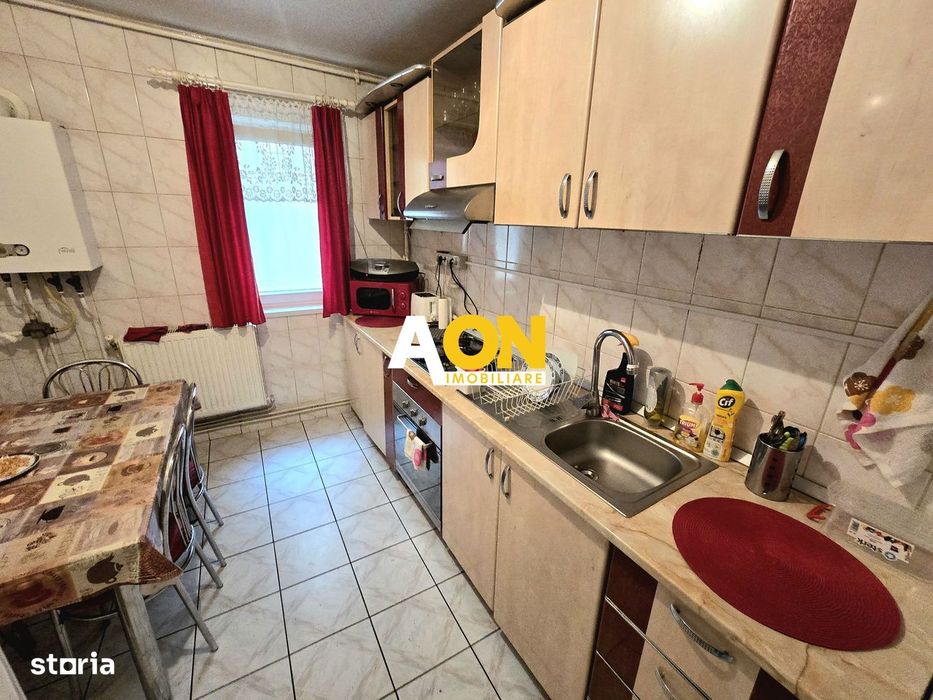 Apartament cu 3 Camere, Etaj Intermediar, Lift, Zonă Ultracentrală
