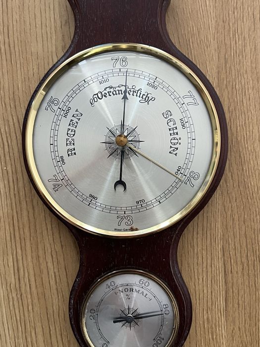 Барометър,термометър и влагометър