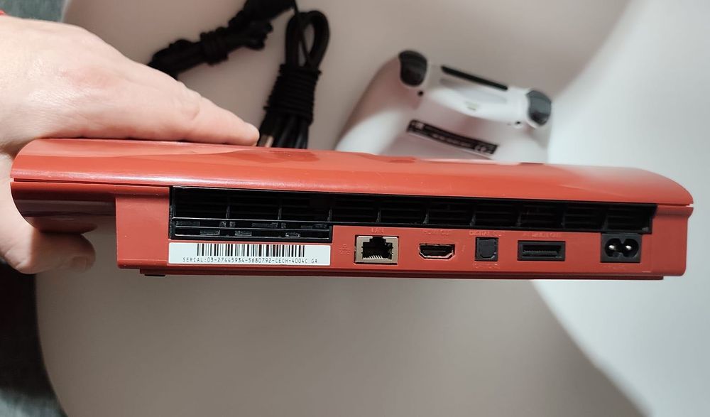 PS 3 roșie 500Gb limit edition