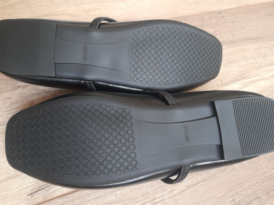 Продам женские балетки