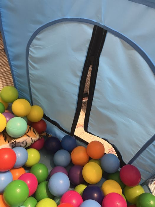 Продам бассейн с шариками