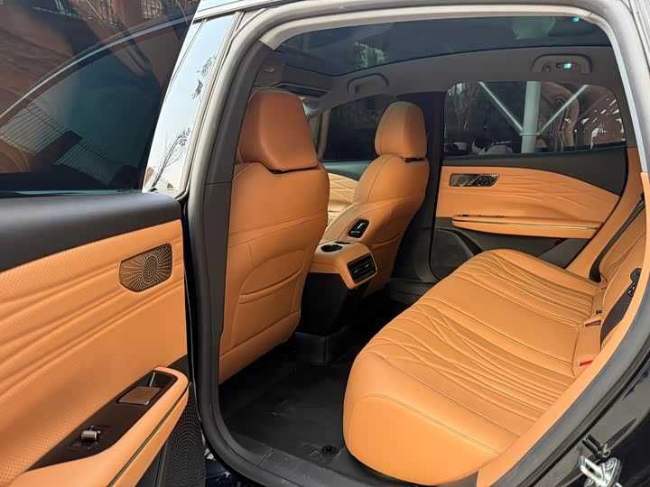 Geely Galaxy Star 8  EM-i Luxury Edition