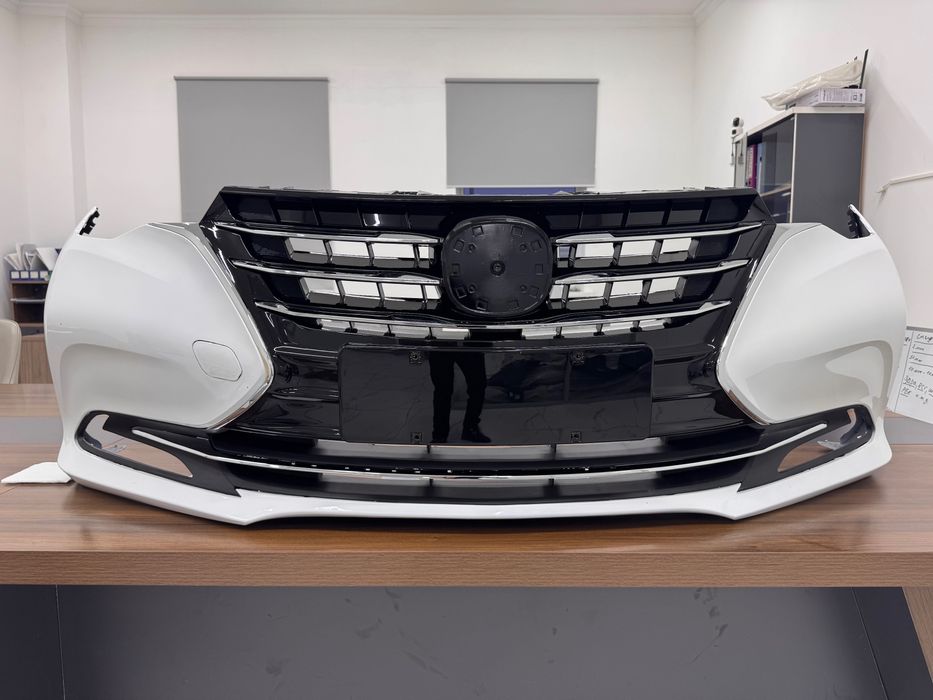 Changan Alsvin передний бампер белый , серый