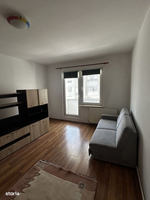 Apartament decomandat, etaj 1, izolat cu balcon inchis, Baragan.