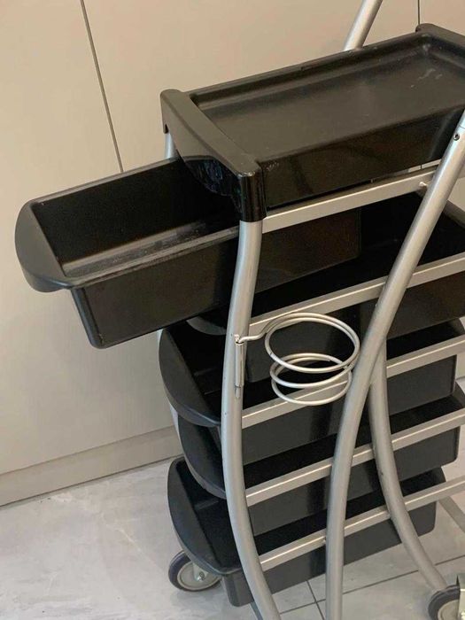 Помощник парикмахера