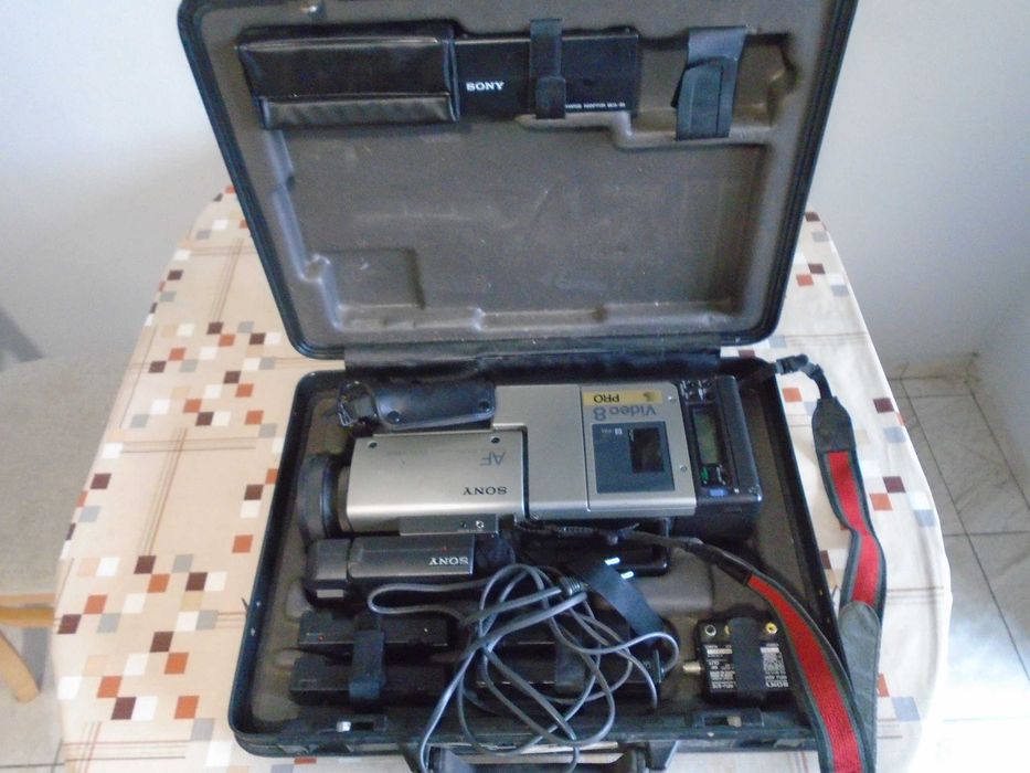 камера Video 8 Sony ccd-v100e
