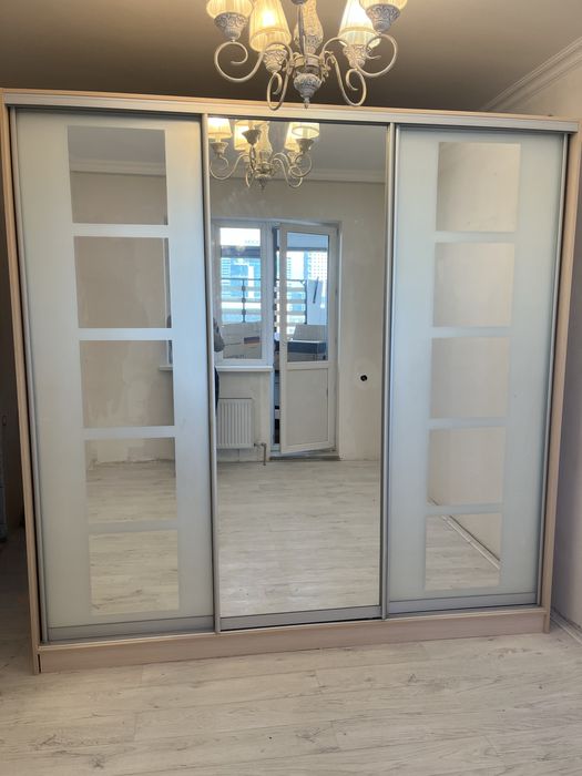 Продам плательный шкаф купе