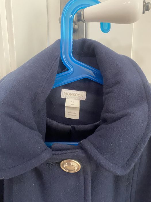 Пальто для девочки 7-8 лет. Одевали 1 раз. Шикарное. Оригинал.