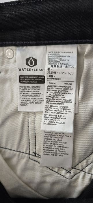 Нови.  О ригинални дънки.  Levi's 512 Slim Taper.