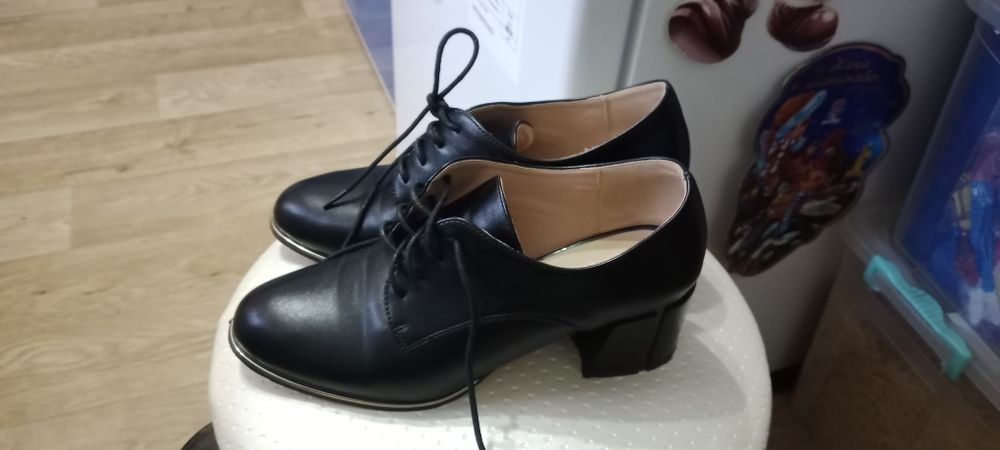 Продам женские туфли