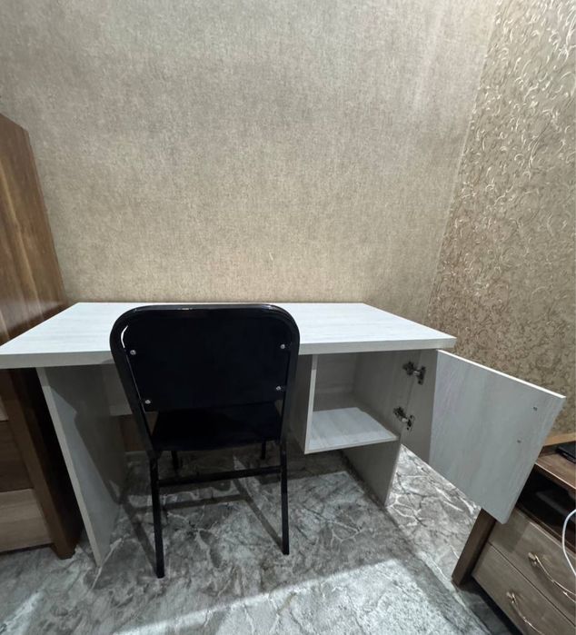 Письменный стол для ваших милых деток