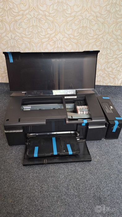EPSON L805 sotiladi probeg 3515 ta dyuz 100%