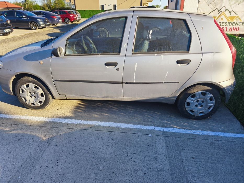 Vând Fiat Punto 2004, motor 1.2 benzină, mașină are probleme la motor
Preț: