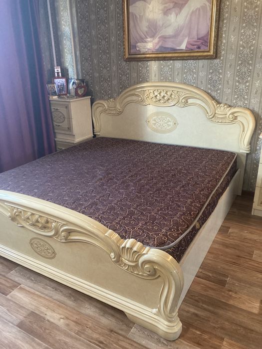 Кровать двуспальная 180*200