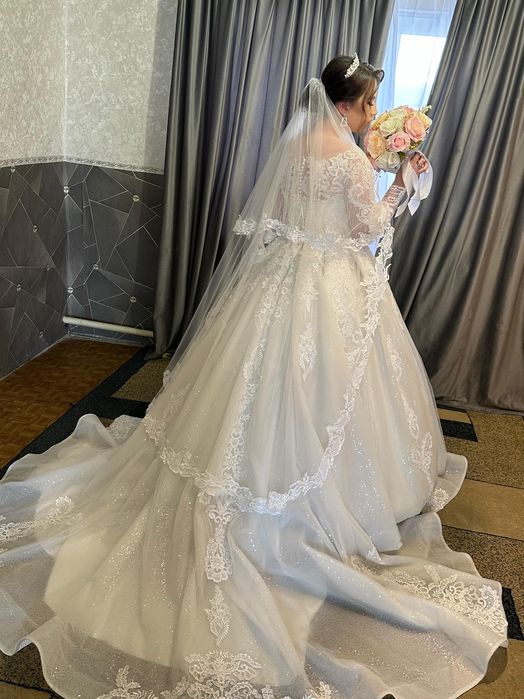 Свадебное платье