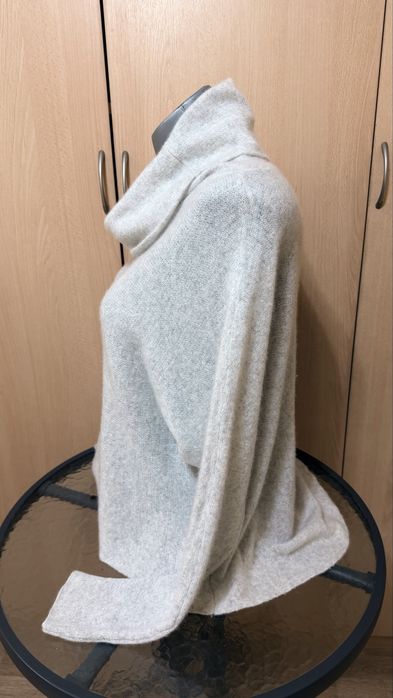 Пуловер  Zara. 100%кашмир Размер L