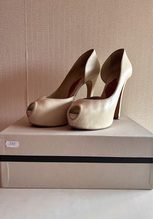 Pantofi cu toc Guban