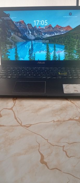 Vând laptop Asus