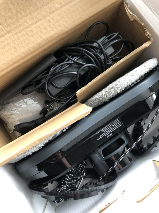 Робот за почистване на прозорци или плоски повърхности Aquamenti