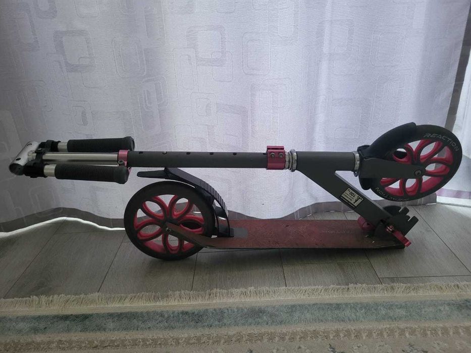 Продаю самокат со спортмастера