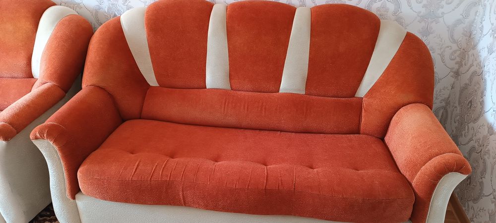 Продам диваны и кресло