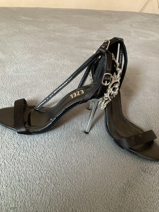 Официални токчета