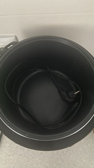 Срочно продаю в хорошем состояние мультиварка