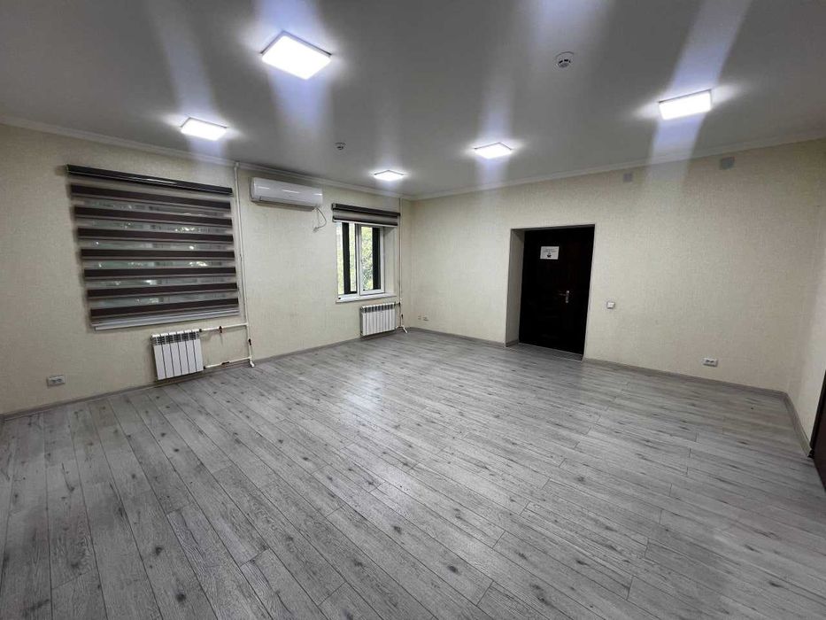 Сдаются офисы в БИЗНЕС-ЦЕНТРЕ на Шота Руставели|  415 и 550 м² (55)