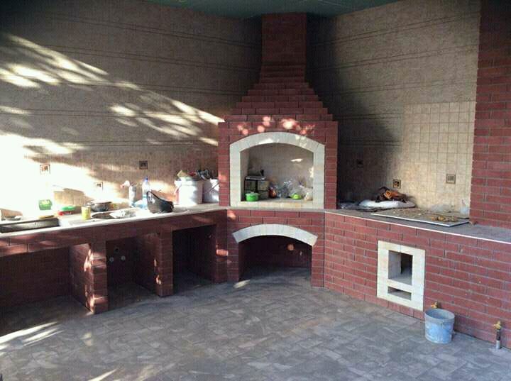 ПЕЧНИК СТРОИТ. Летняя кухня. Камин. Очаг