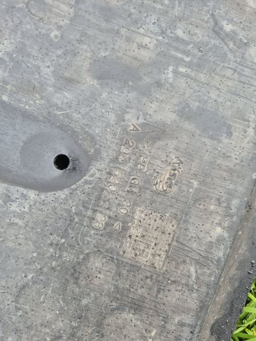 Кори за Mercedes w204 под двигателя и скоростите