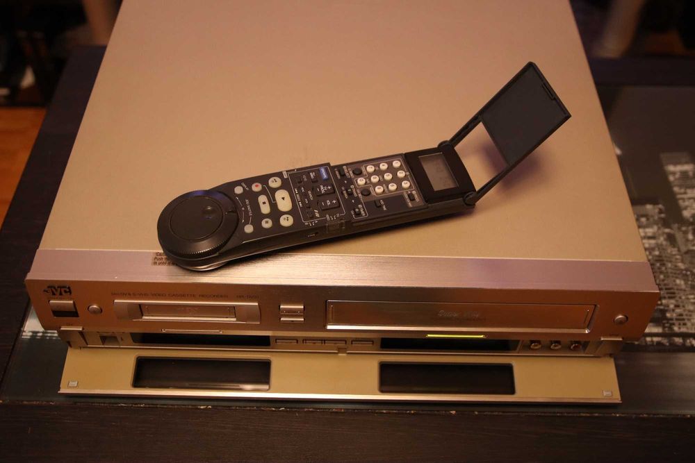 JVC HR-DVS1 видео рекордер SVHS и MiniDV